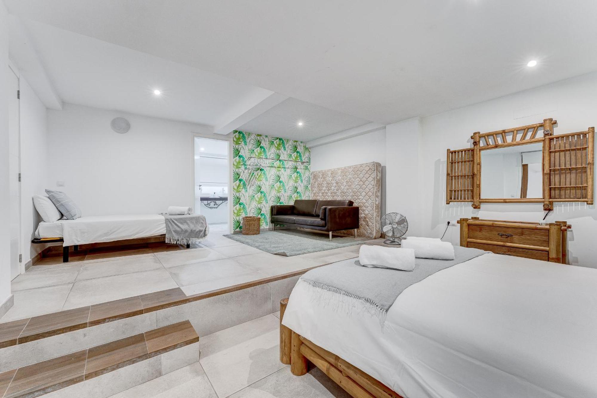 Fabulous Contemporary 5 Bedroom Villa With Private Heated Pool, Sleeps Max 13 Callao Salvaje Exterior foto