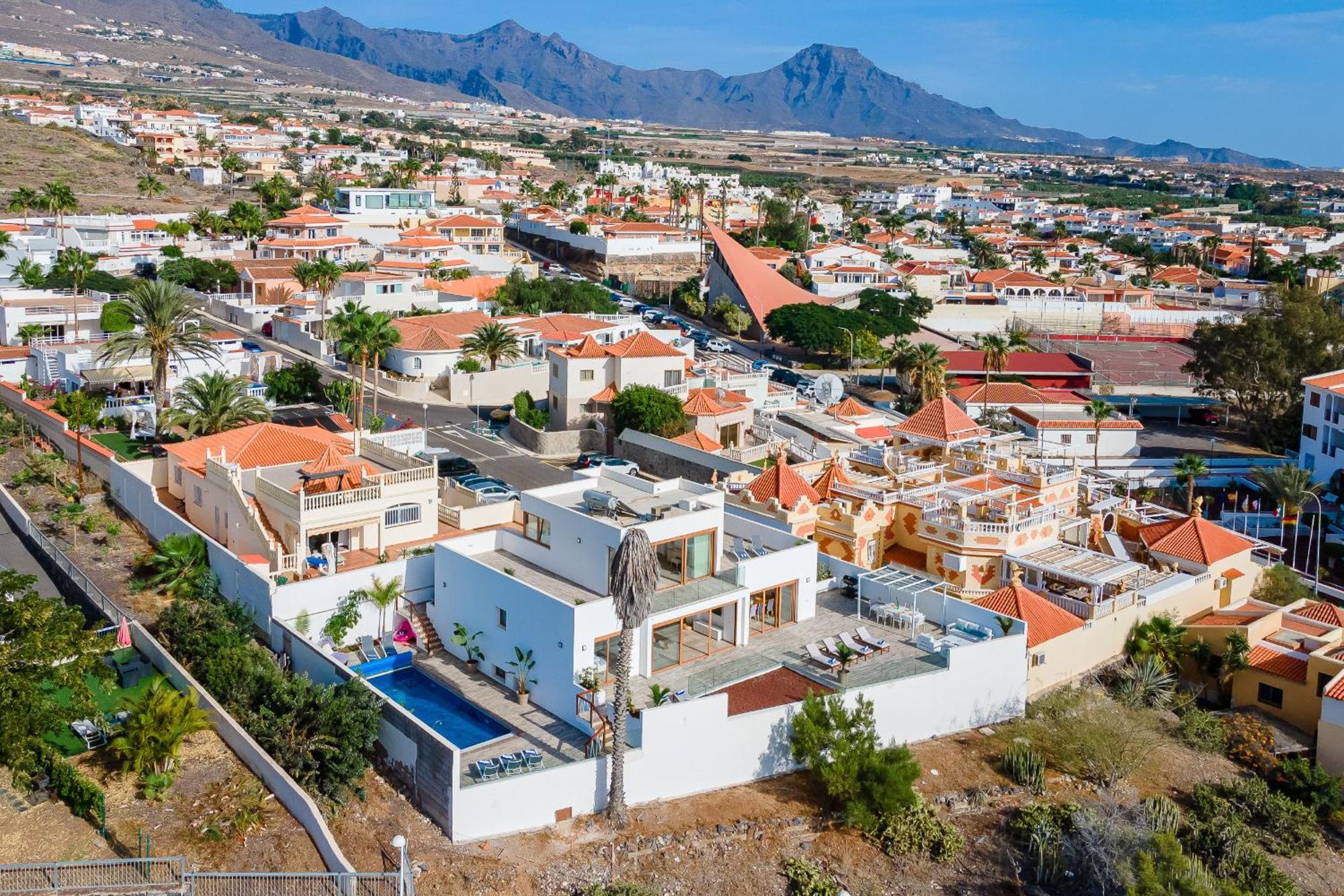 Fabulous Contemporary 5 Bedroom Villa With Private Heated Pool, Sleeps Max 13 Callao Salvaje Exterior foto