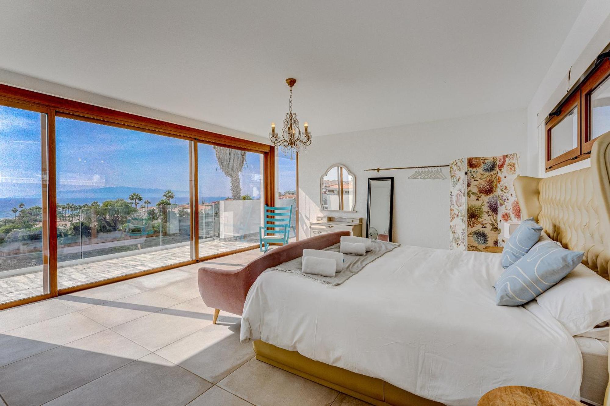 Fabulous Contemporary 5 Bedroom Villa With Private Heated Pool, Sleeps Max 13 Callao Salvaje Exterior foto